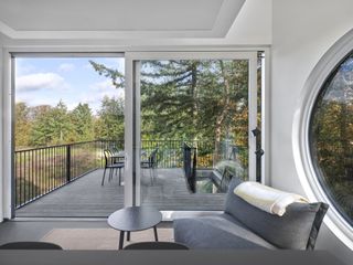 Nest house by i29 terrace and tree views