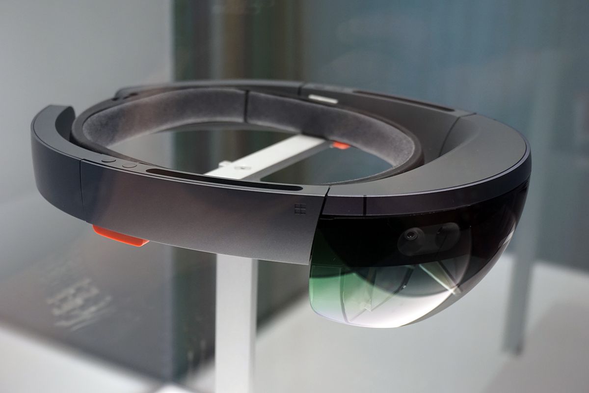 Microsoft HoloLens, Hands On: Promising Productivity, Little Panache ...