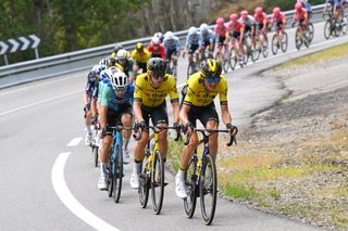 As it happened: Sprint finish after Roglič scare on Vuelta a España stage 14