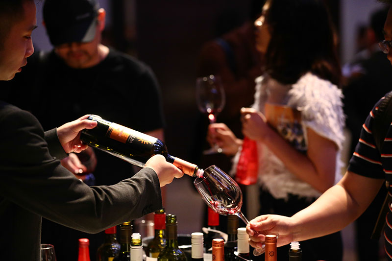 DAWA Beijing 2018 Grand Tasting pouring