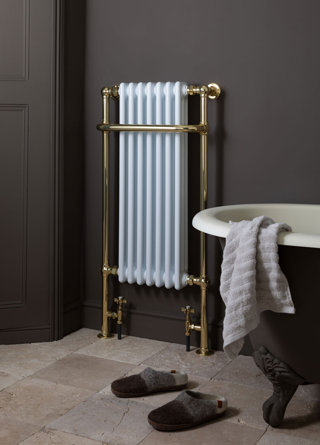 floor mounted heated towel warmer with column radiator