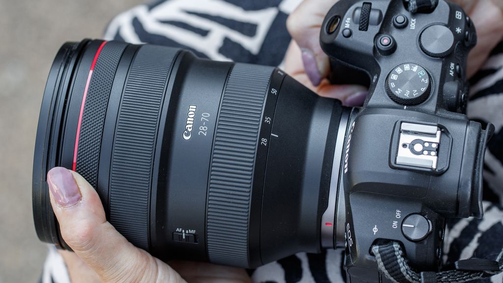 What settings can be changed on your Canon's RF lens control ring