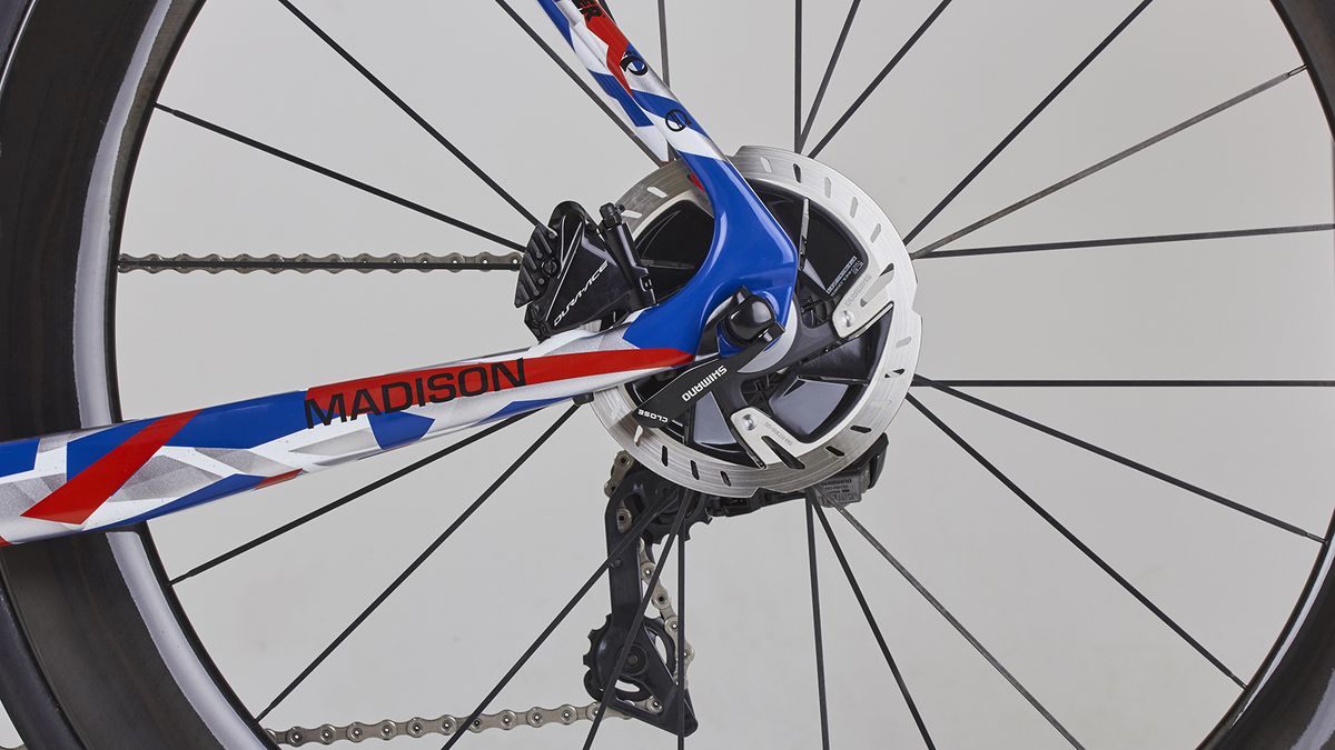 Like the majority of WorldTour riders using disc brakes, Swift opts for 160mm rotors at the front and 140mm rotors at the rear