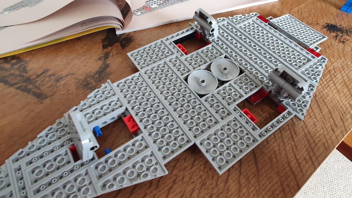Lego Icons Galaxy Explorer 10497 plates