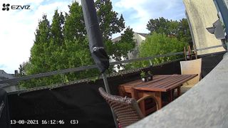 Bild einer Überwachungskamera von einem Balkon
