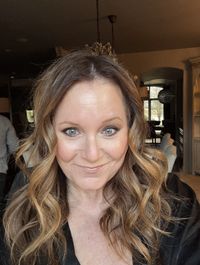 Mindy Holender's avatar