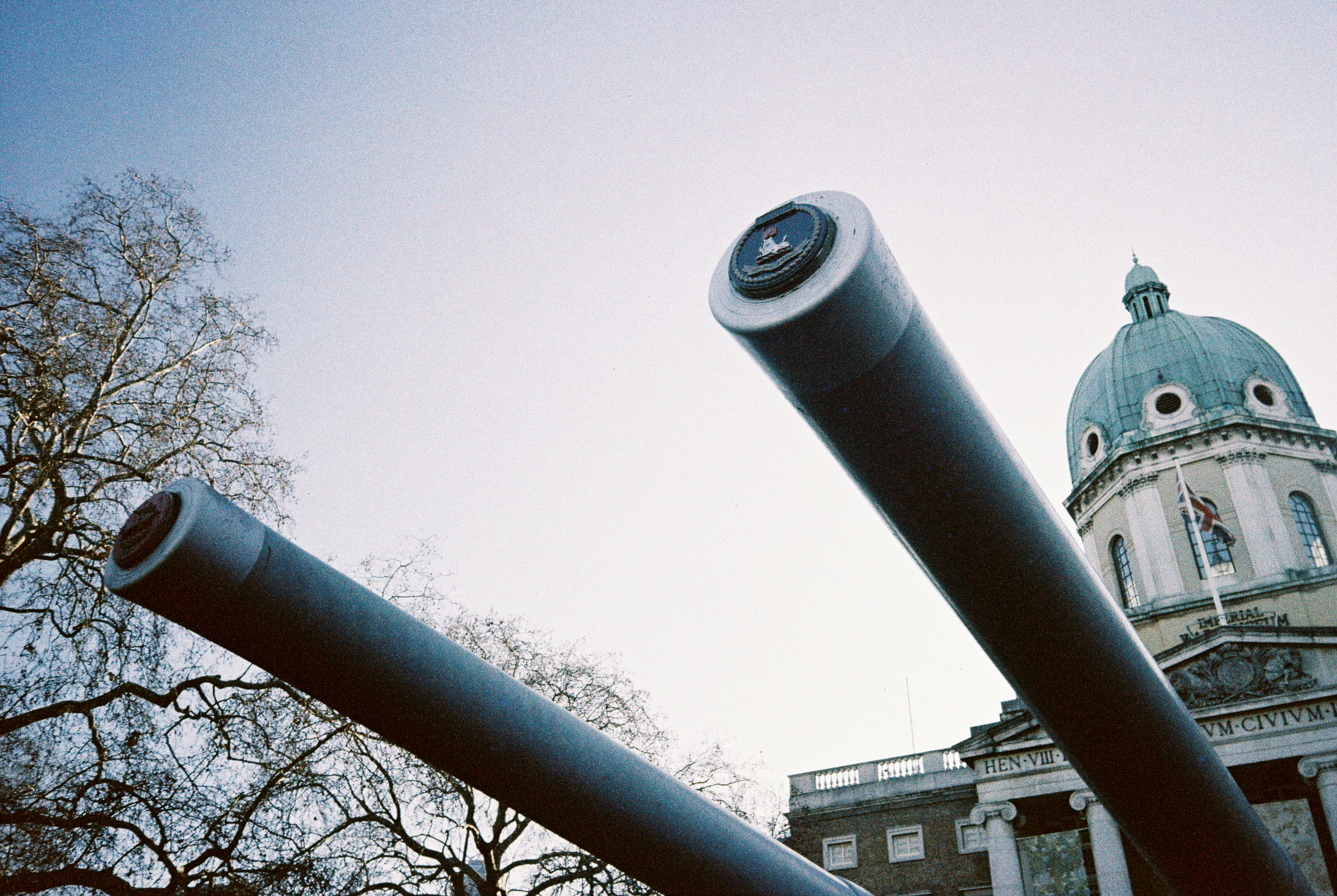 Sample photograph taken with Kodak Snapic A1 showing close-up of cannons with Imperial War Museum visible in background