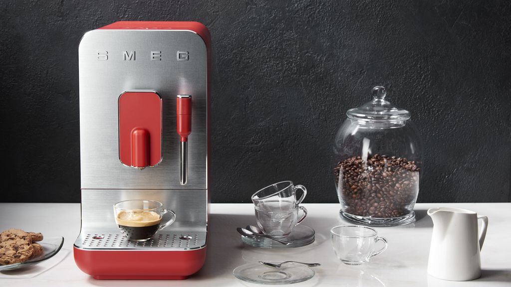 I tried the Smeg BCC02 coffee machine it’s Nespresso sized but uses