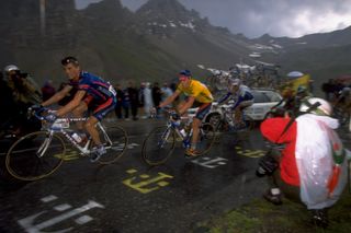 13 Jul 1999: Kevin Livingston leads Armstrong on a Tour de France mountain climb