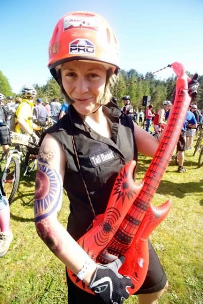 Runner-up and Rotoruan favorite Nic Leary's costume was a tribute to Head like a Hole (a New Zealand rock band) and their bassist Andrew "Tall Beast" Durno, who was also racing.