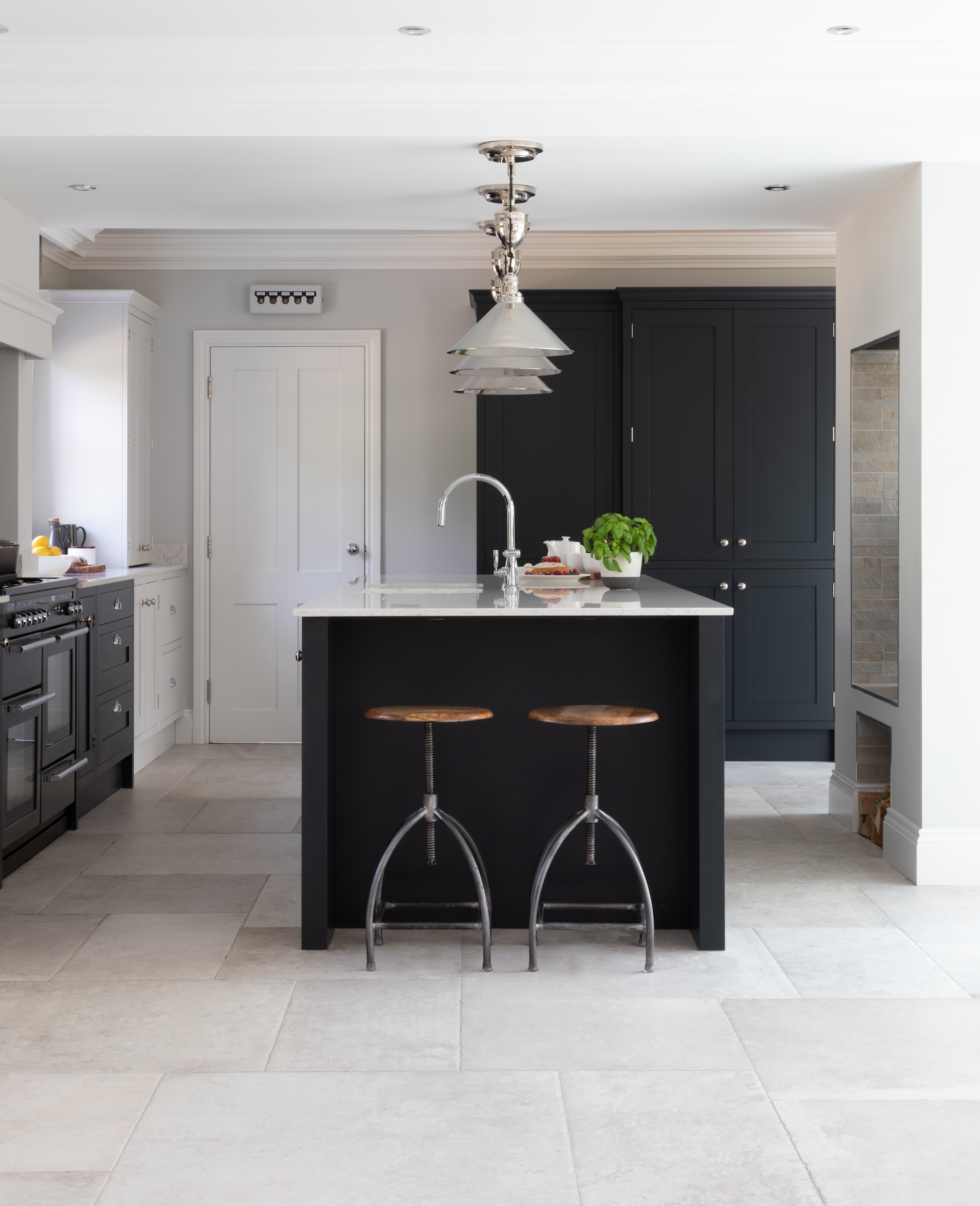 black kitchen island
