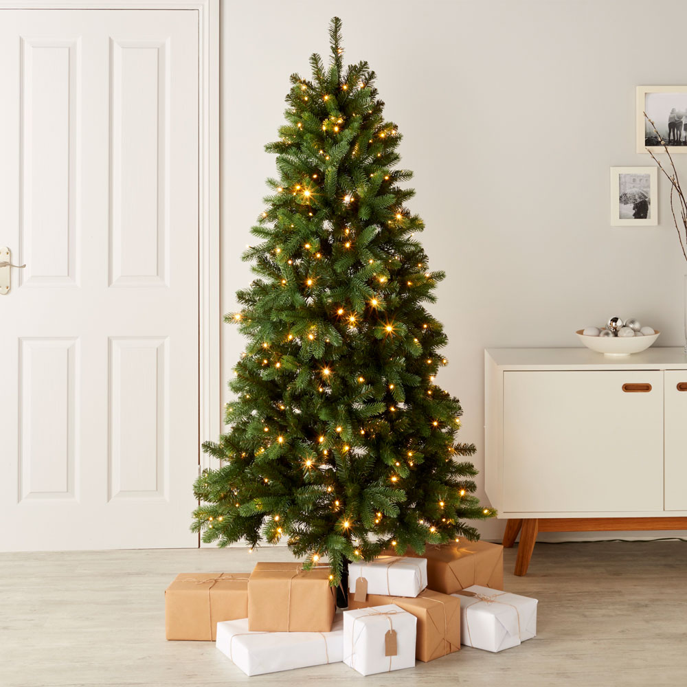 B&Q's 6ft Smart Natural-Looking Artificial Christmas Tree review ...