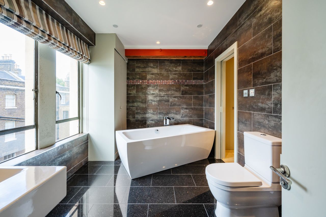 Oliver's Wharf apartment