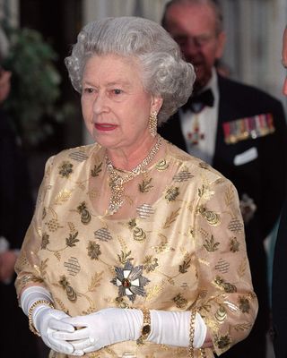 Queen Elizabeth II: Perfectly set curls