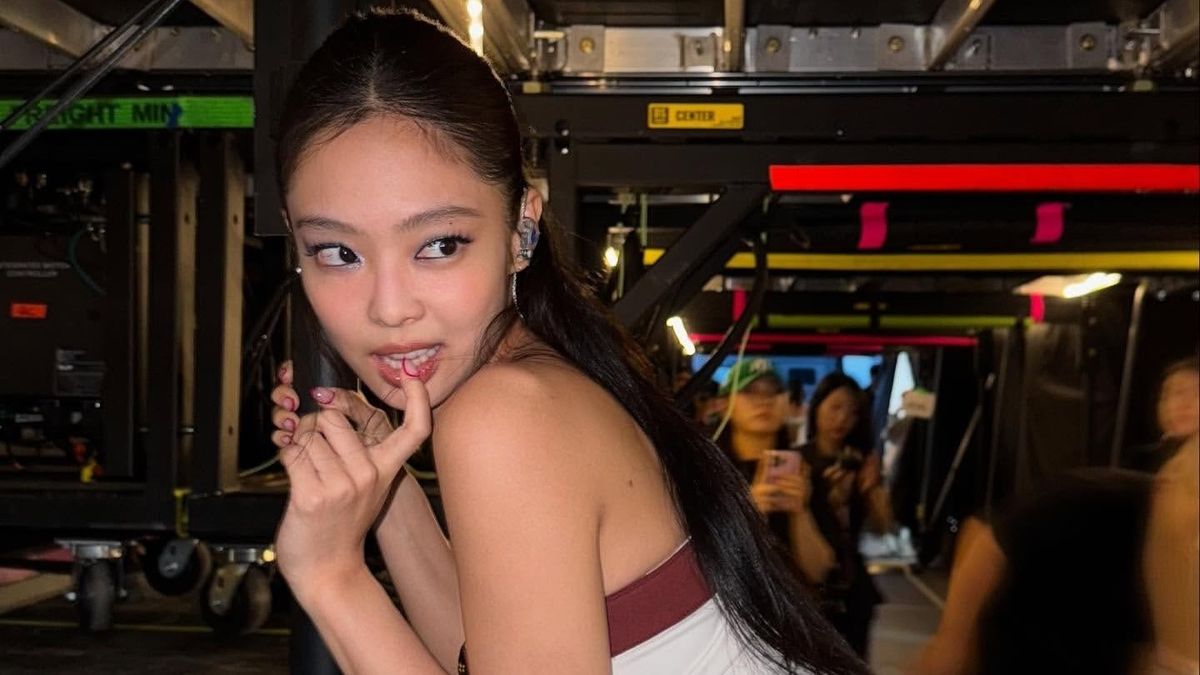 I Just Got a Manicure, But I’m Already Booking Another Appointment for Jennie’s C-French Tips