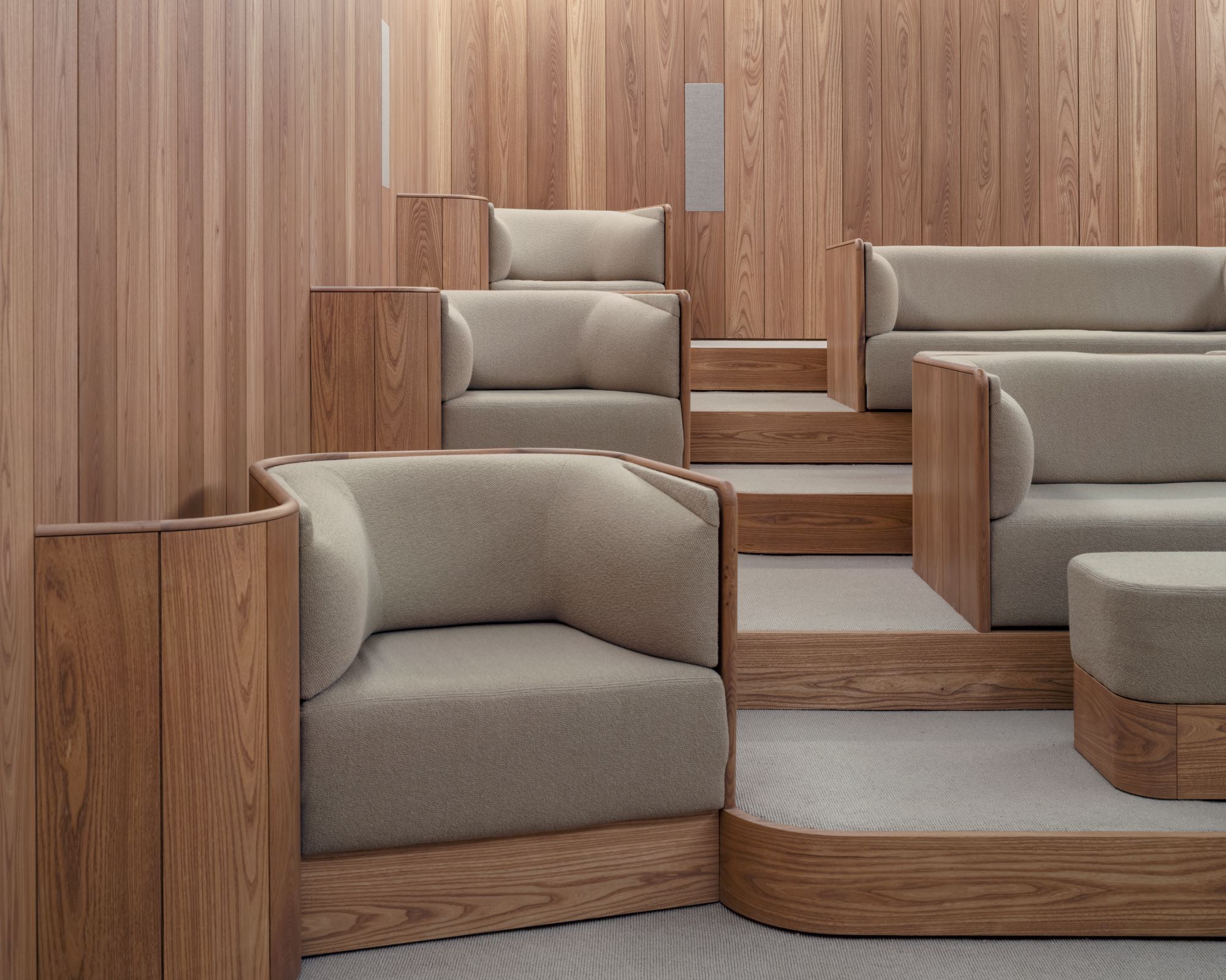 Hiaven house by McLaren Excell, a minimalist home in the biritsh countryside