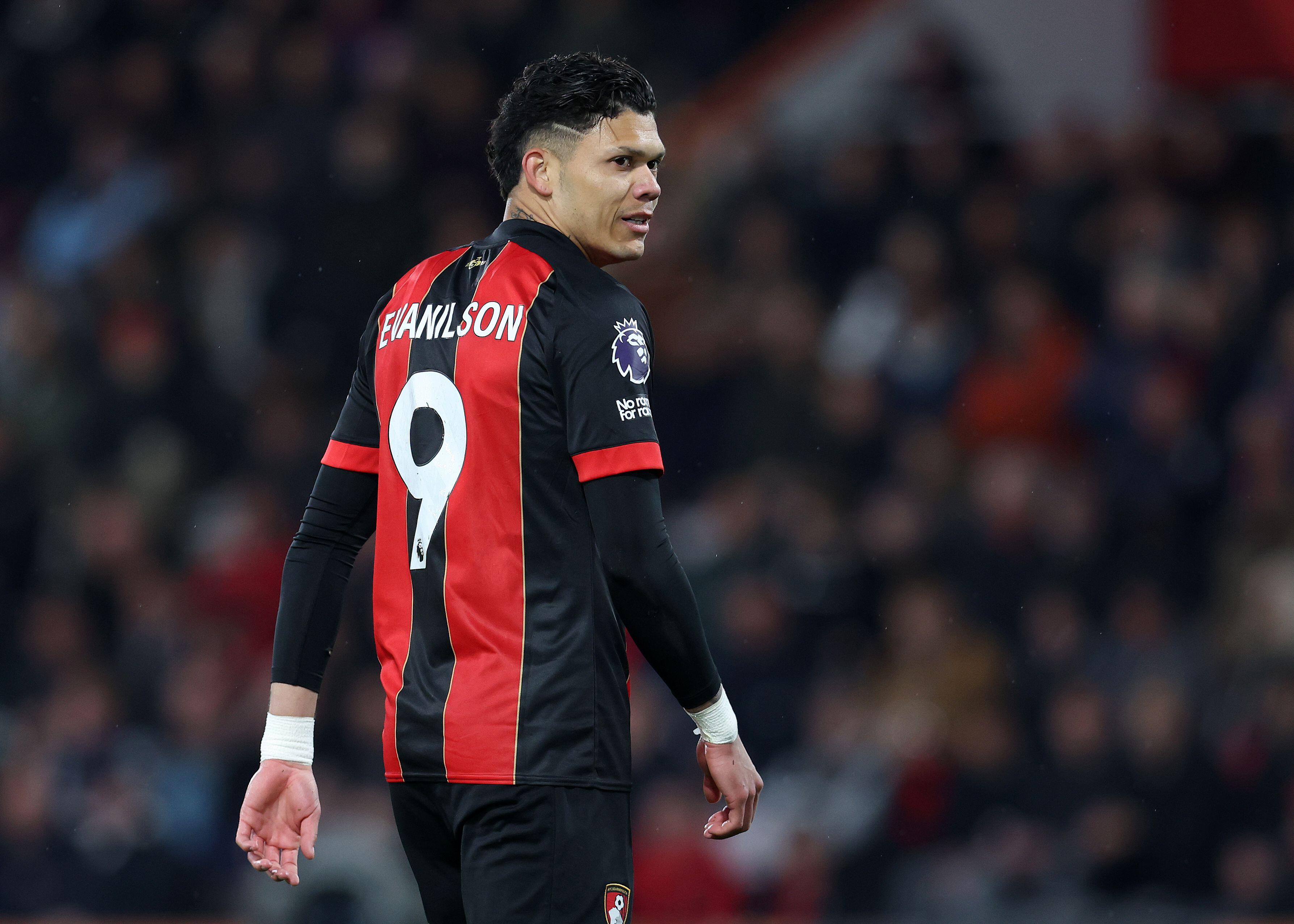 Evanilson looks on while playing for Bournemouth against Fulham, April 2025.