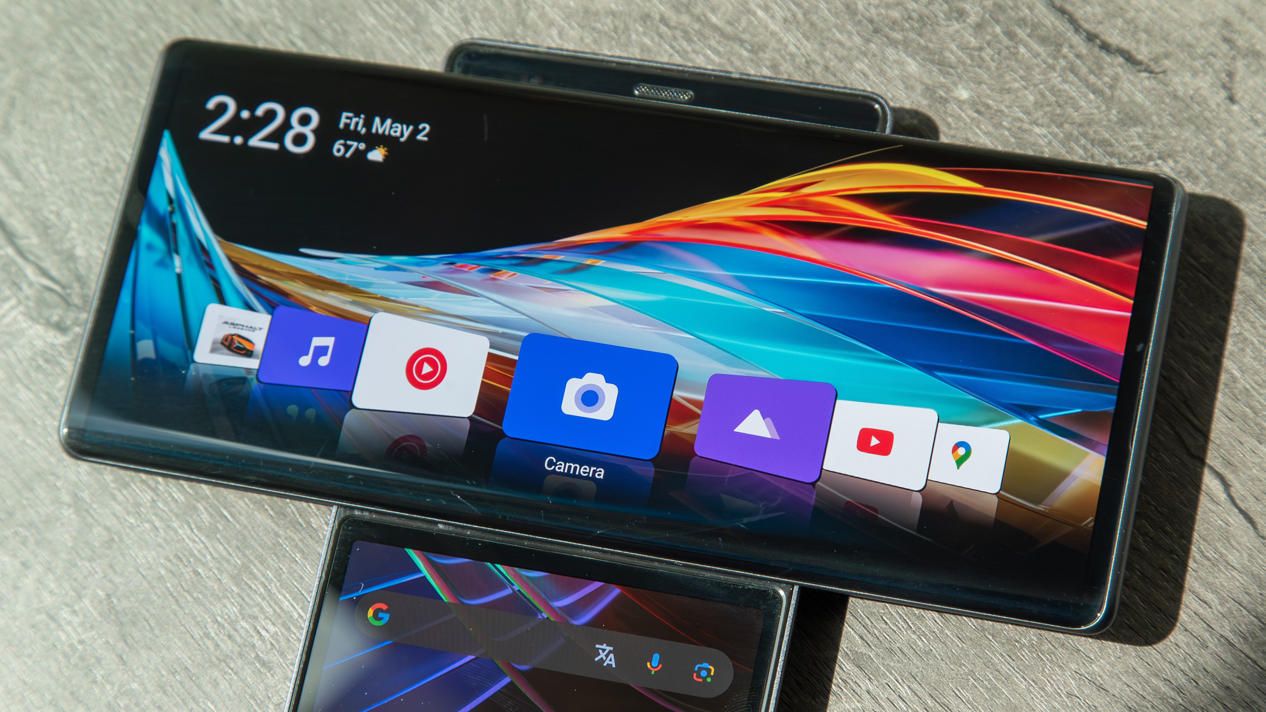 The LG Wing main swivel screen
