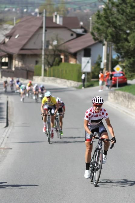 Defending Gracia-Orlova champion Evelyn Stevens (Specialized-lululemon) climbs to victory on stage 1.