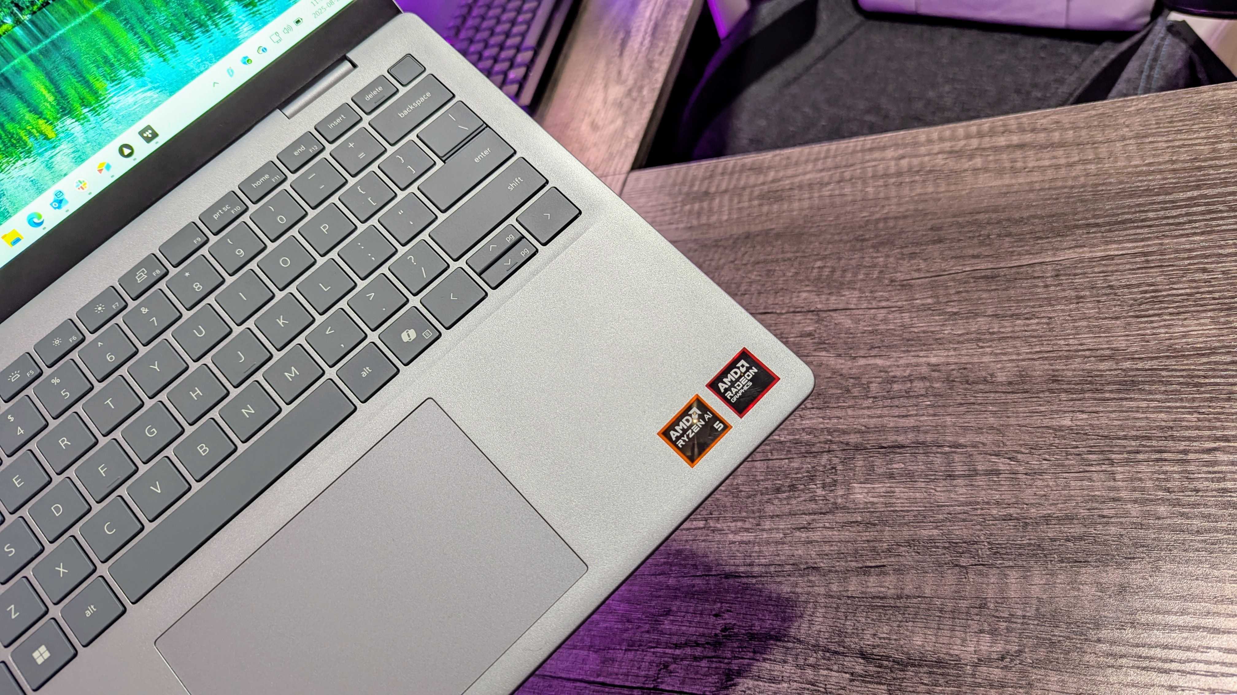 Image of the Dell 14 Plus (DB14255).