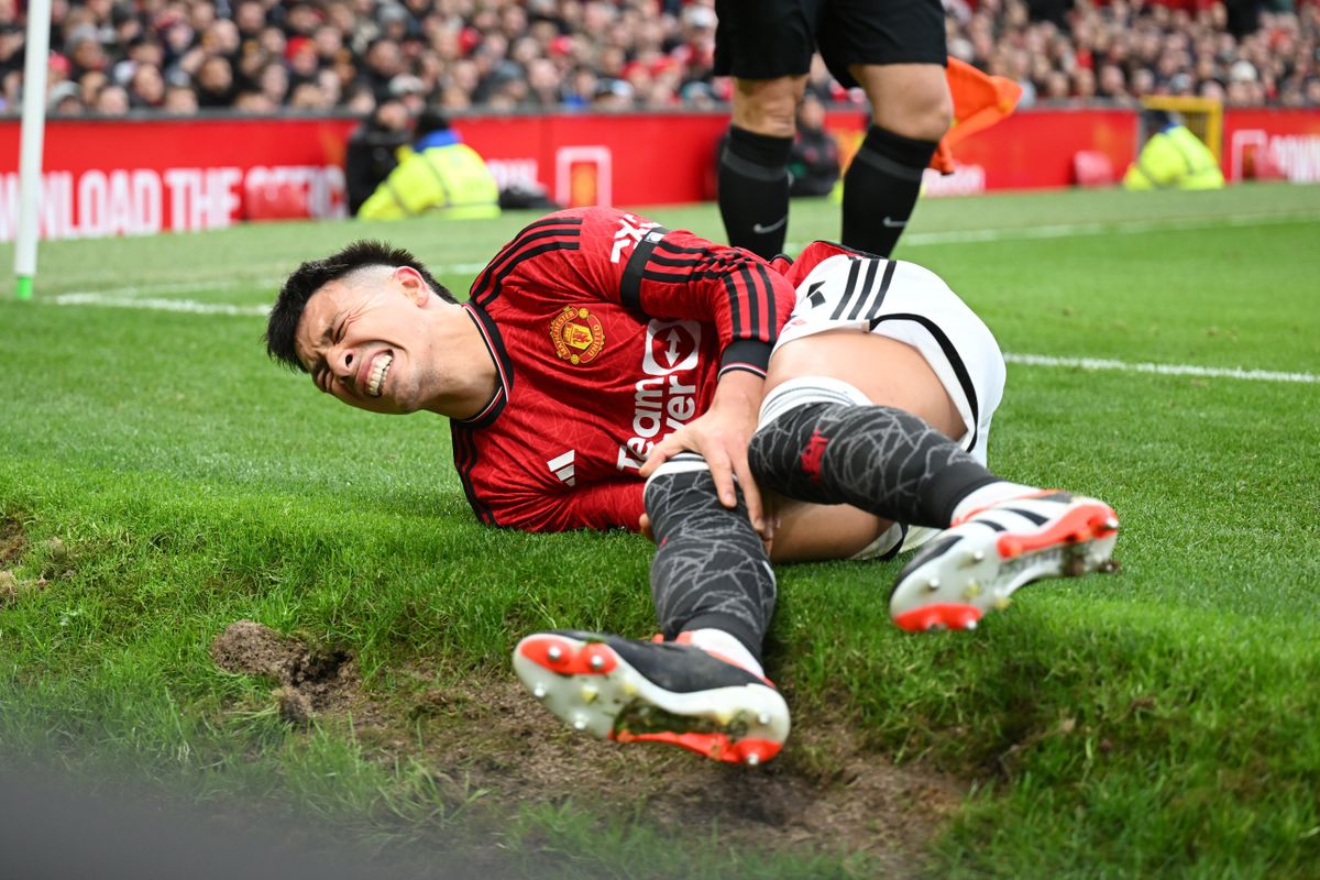 Is Manchester United Star Lisandro Martinez Injured This Weekend ...