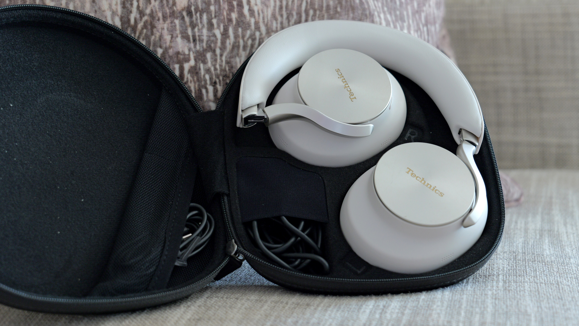 Technics EAH-A1000 review