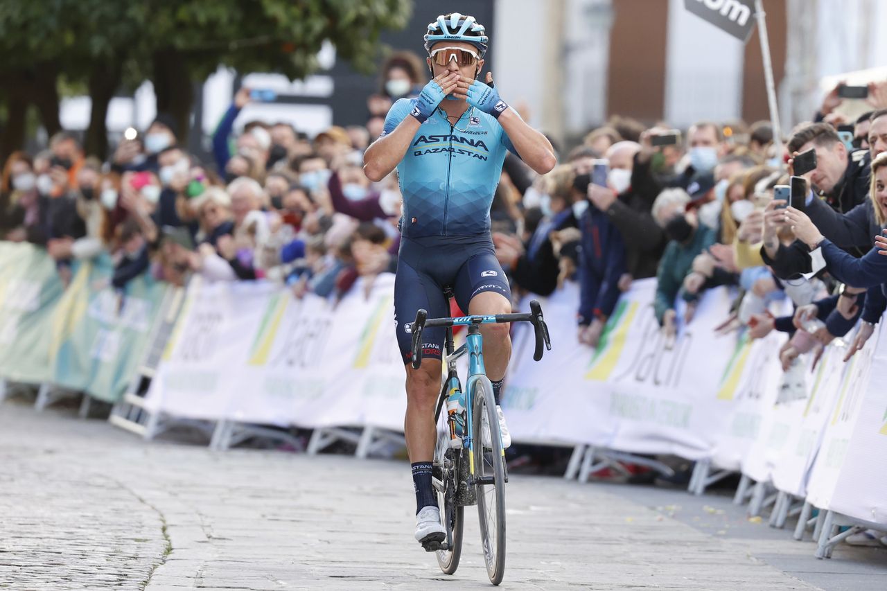 Clasica Jaen Paraiso Interior 2022 - 1st Edition - Baeza - Ubeda 187,8 km - 14/02/2022 - Alexey Lutsenko (KAZ - Astana Qazaqstan Team) - photo Luis Angel Gomez/SprintCyclingAgency&Acirc;&copy;2022