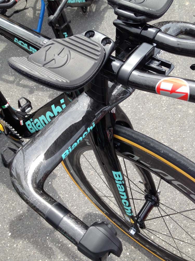 The bars are a single piece of carbon fibre with the changers mounted on the end