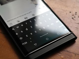BlackBerry Keyboard for Priv updated with improved predictions, corrections and enhanced control