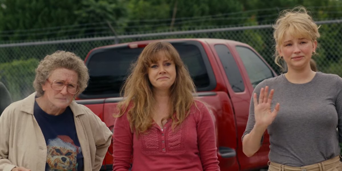 Hillbilly Elegy Glenn Close, Amy Adams, and Haley Bennett seeing someone off