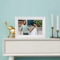 5. Aura Smart Digital Picture Frame: View at Amazon