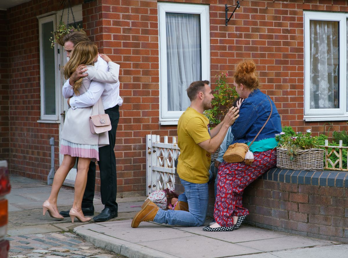 Coronation Street spoilers: Tyrone Dobbs suspects Hope started the fire