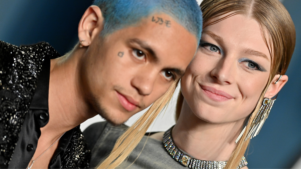 Dominic Fike and Hunter Schafer attend the 2022 Vanity Fair Oscar Party hosted by Radhika Jones at Wallis Annenberg Center for the Performing Arts on March 27, 2022 in Beverly Hills, California.