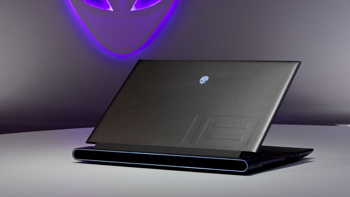 Alienware M18