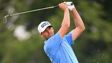 Victor Perez holding the pose at the 2025 US Open