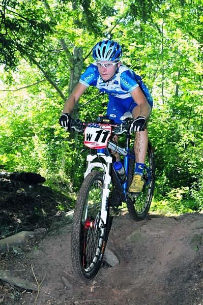 Chloe Forsman (Luna Women's MTB) on her way to an 11th place finish.