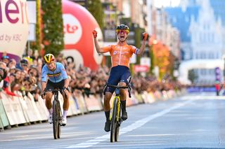 Picture by Simon Wilkinson/SWpix.com - 05/10/2024 - Cycling - 2024 UCI Gravel World Championships, Halle-Leuven, Belgium - Women Elite Race - Marianne Vos (Netherlands) sprints to win the 2024 UCI Gravel World Championships beating Lotte Kopecky (Belgium) who finished second