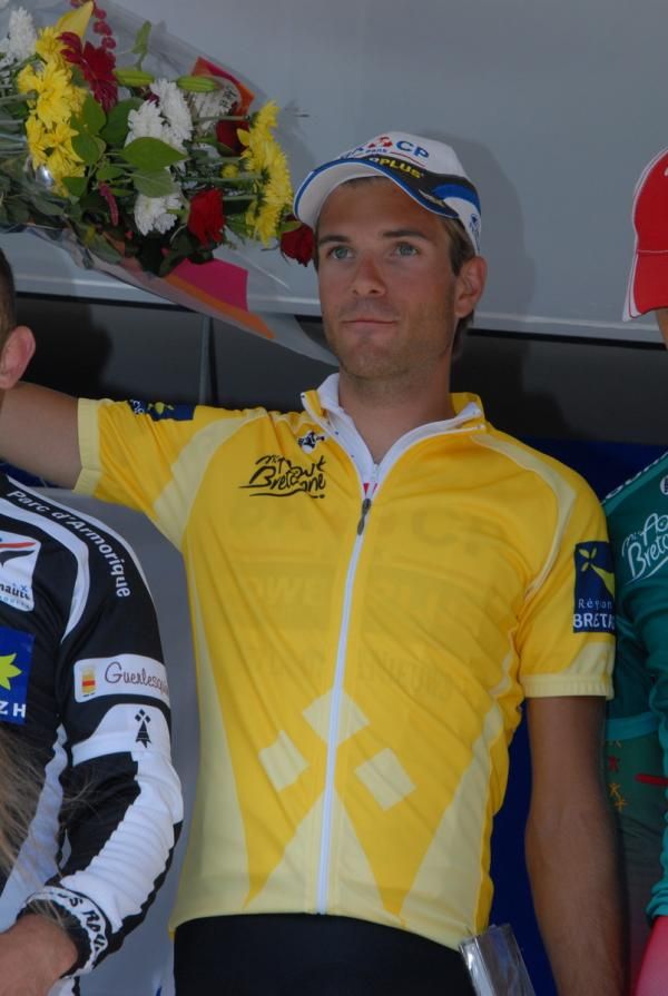 Niels Albert takes the yellow jersey as race leader of the Mi-Ao&ucirc;t Bretonne.