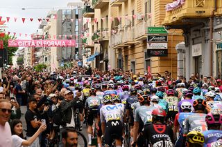Giro d'Italia stage 7 LIVE: GC contenders to clash on 13.6km Blockhaus mountain finish