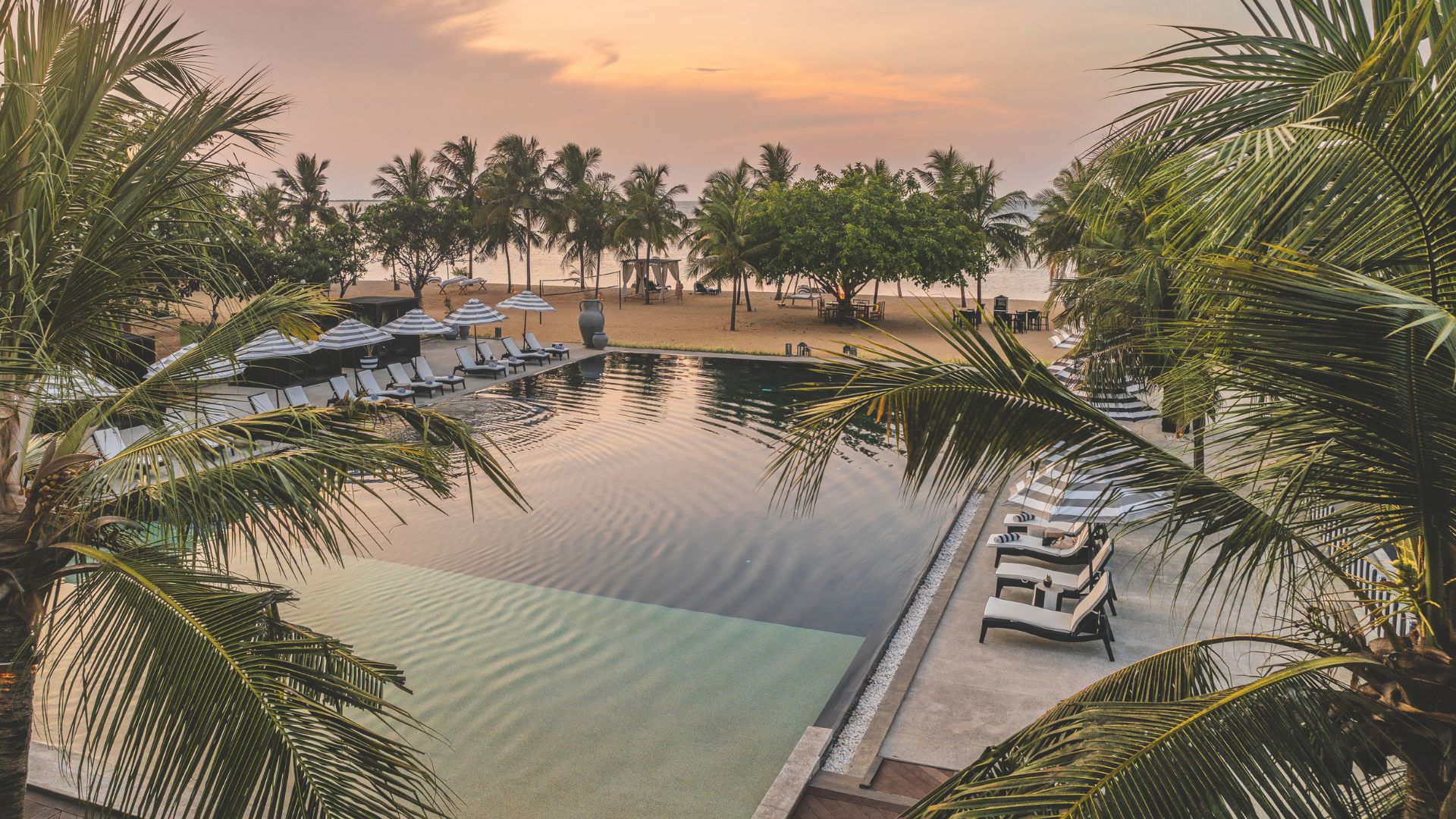The swimming pool at Sun Siyam Pasikudah