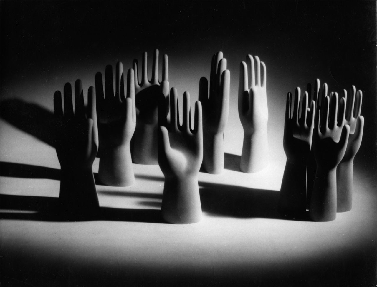 ceramic hands Gio Ponti