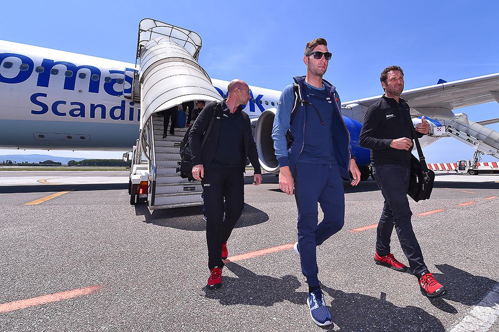 Fabio Sabatini of Etixx Quick-Step and Maximiliam Sciandri, director BMC Racing Team