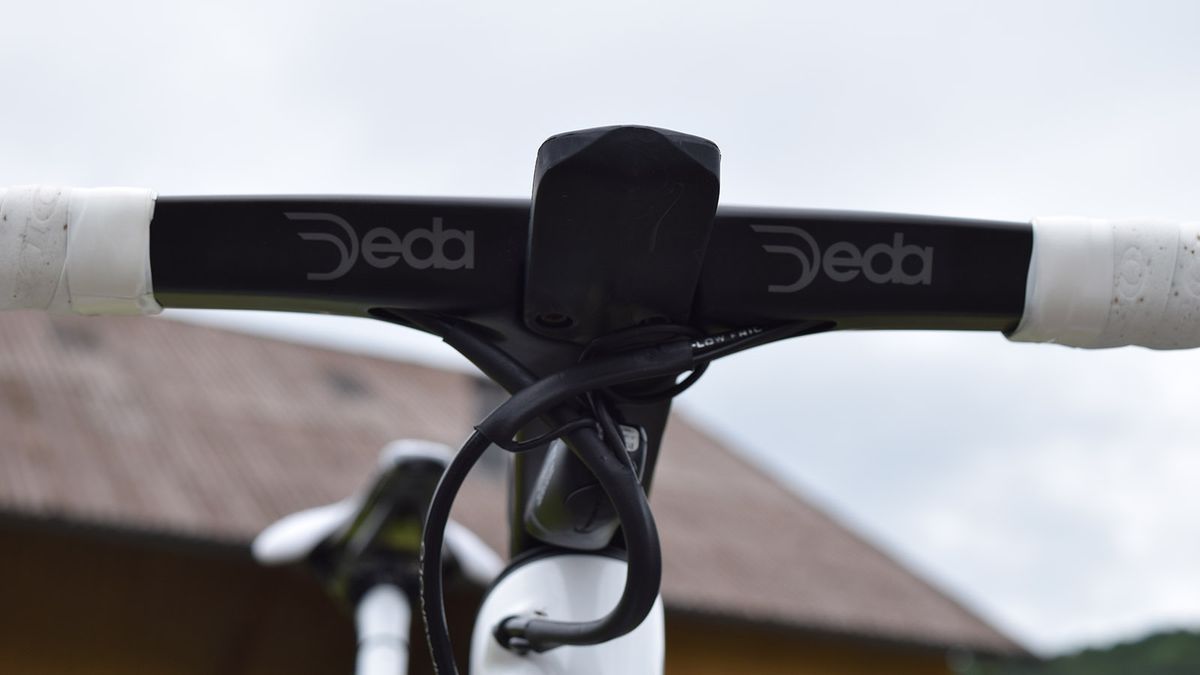 The computer mount on the new aero cockpit from Deda appears to be removable via two bolts