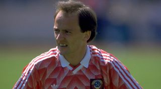 18 Jun 1988: Igor Belanov of the USSR during the European Championship match against England at the Waldstadion in Frankfurt, West Germany. \ Mandatory Credit: David Cannon /Allsport