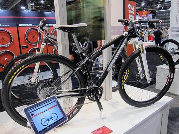 The second-tier Rocky Mountain Vertex 970RSL will use the same frame as the top model but will sub in heavier parts to bring the price point down.