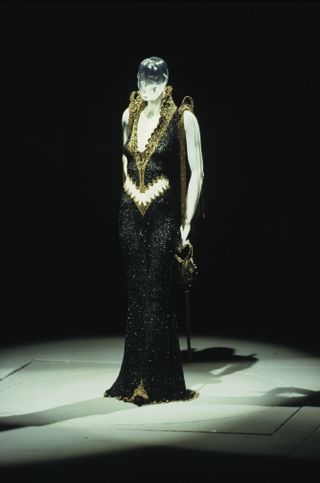 Gaun vintage Givechy dari koleksi haute couture F/W 99