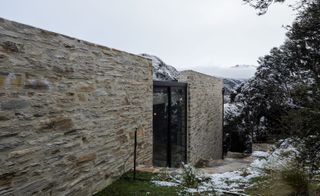 The architects have risen to the challenge of the mountainous landscape, nestling Emerald Bluff House into the sloping hillside