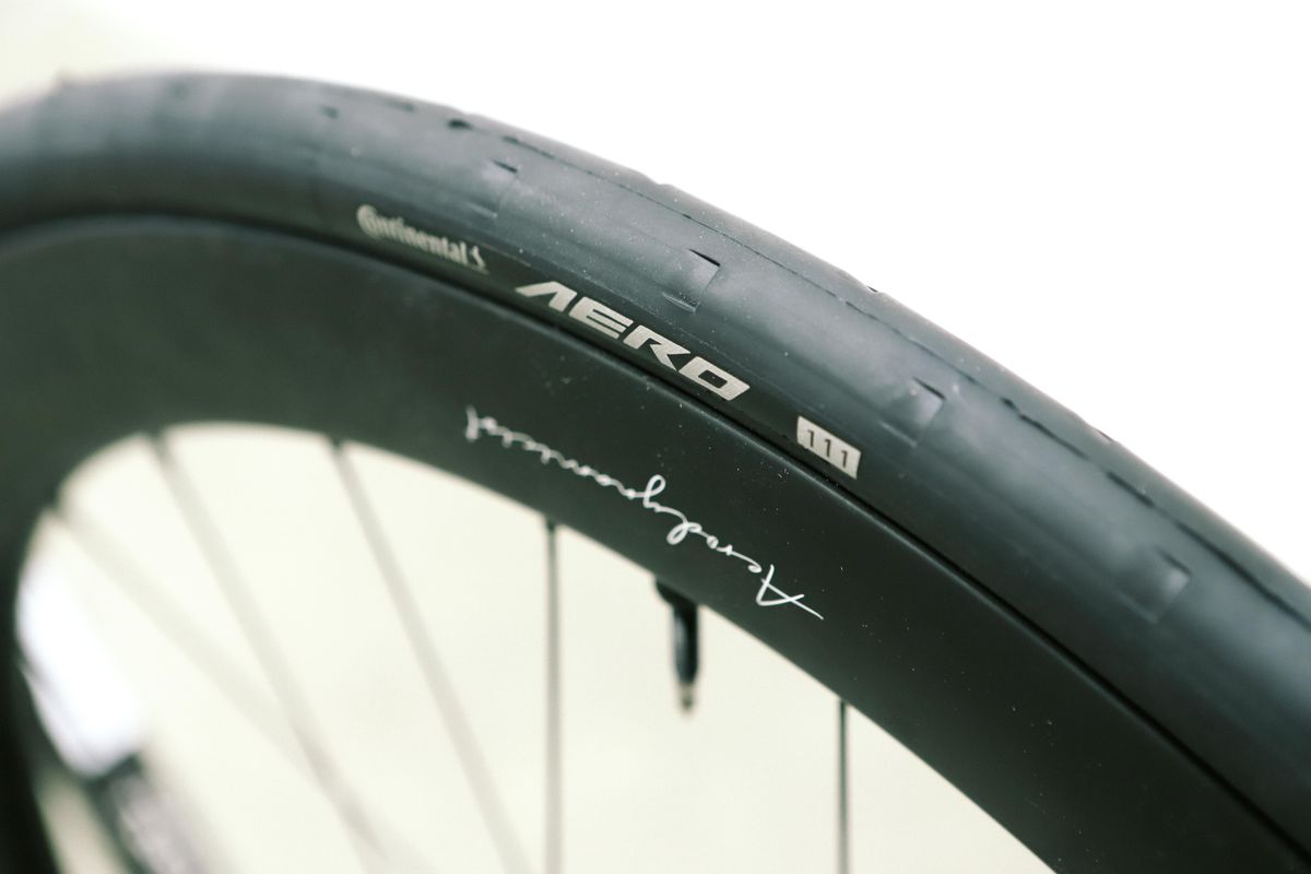 A Continental Aero 111 tyre on a Hunt rim