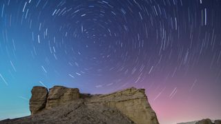 A quadrantid meteor shower is seen in the night sky in Korla City, Bayingolin Mongolian Autonomous Prefecture, Northwest China's Xinjiang Uygur Autonomous Region, on Jan 4, 2022