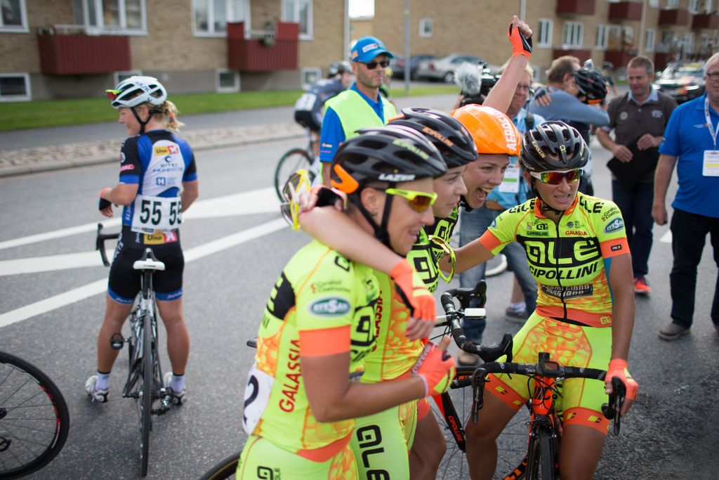 The victorious Ale Cipollini squad